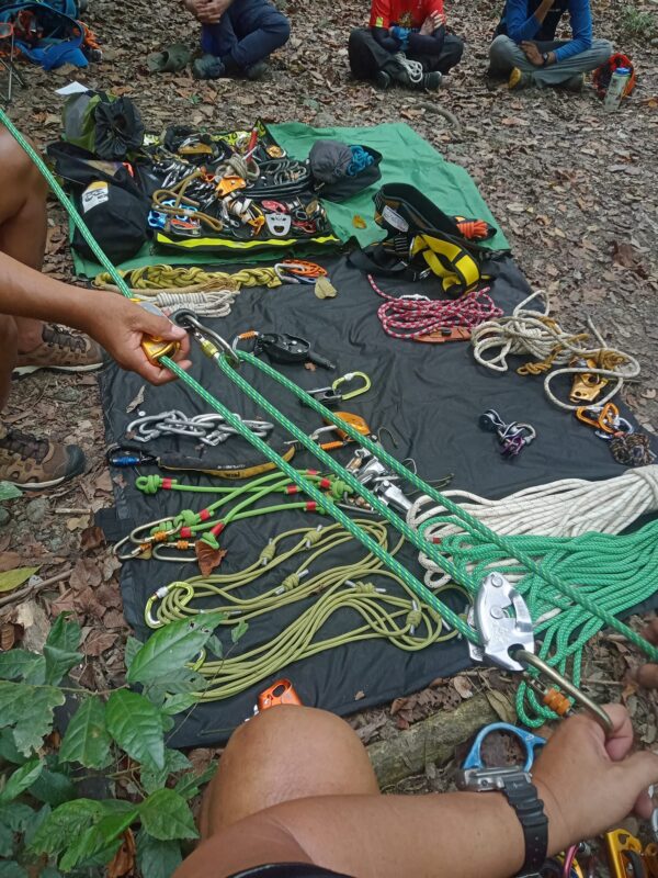 Wilderness Basic Rope Rescue Operations (WBRRO) - Image 11